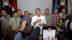 Parkir Toko Modern di Surabaya Gratis, Pengusaha Sediakan Jukir Resmi