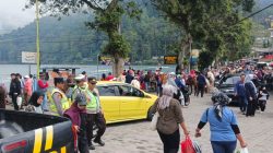 Polres Magetan Lakukan   Patroli dan Pengamanan Di Lokasi Wisata Sarangan
