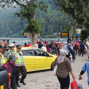 Polres Magetan Lakukan   Patroli dan Pengamanan Di Lokasi Wisata Sarangan