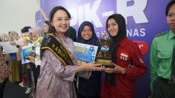 Remaja Bicara Masa Depan, Mbak Cicha Menyambung Harapan