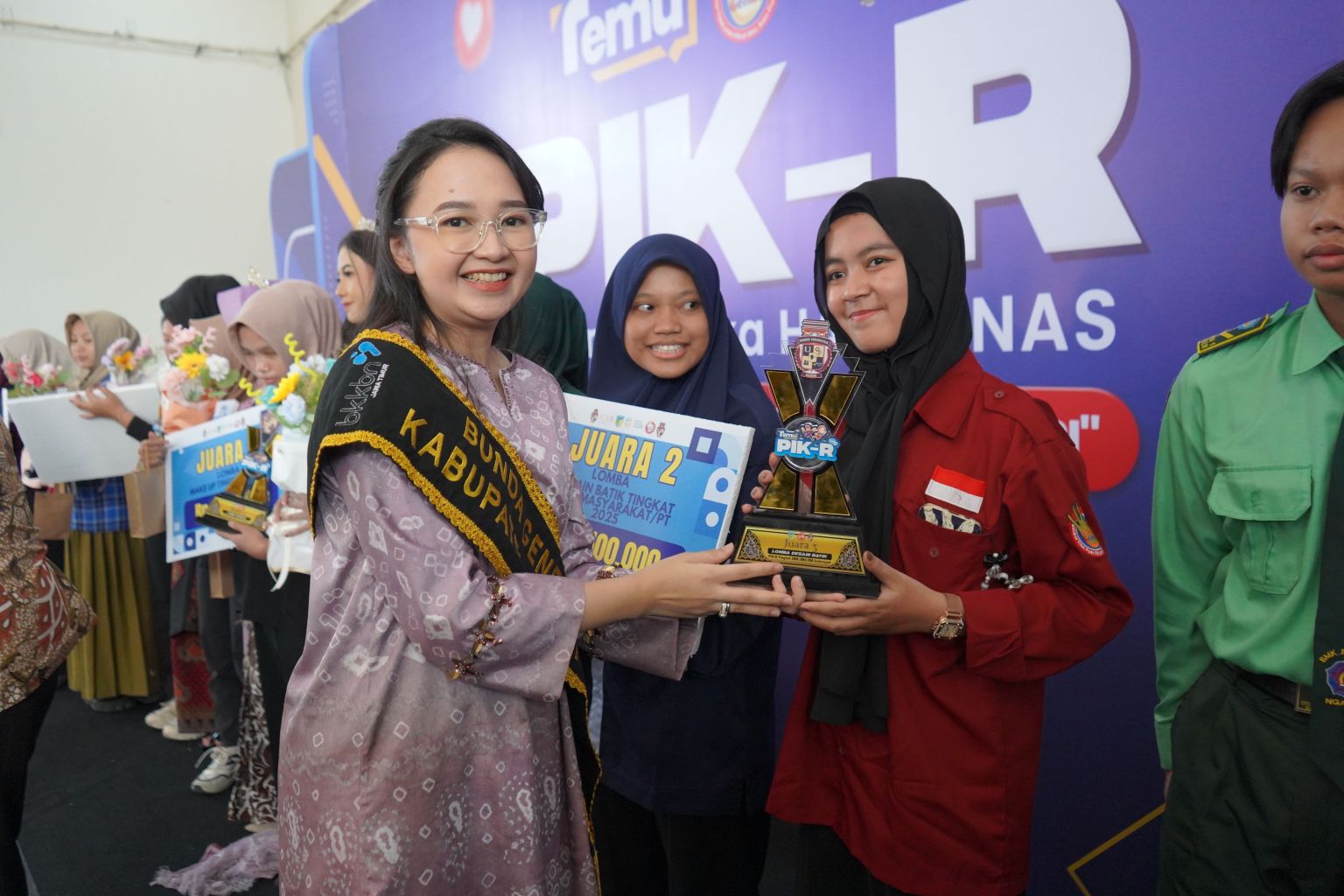 Remaja Bicara Masa Depan, Mbak Cicha Menyambung Harapan