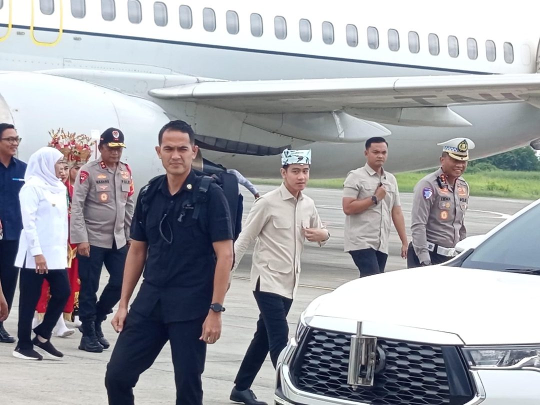 Kunjungan Gibran di Banyuwangi Turun ke Ladang, Pasar, dan Pesantren