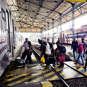 Stasiun Ramai, Tiket Cepat Habis, Arus Balik Diprediksi Memuncak Stasiun Ramai, Tiket Cepat Habis, Arus Balik Diprediksi Memuncak