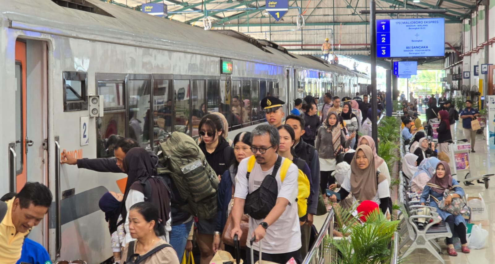 Akhir Pekan Panjang, Stasiun Kediri Layani Hampir 10 Ribu Penumpang