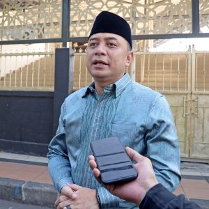 Wali Kota Eri Gratiskan Penerbitan Surat Sehat untuk Pelajar Daftar SMK Wali Kota Eri Gratiskan Penerbitan Surat Sehat untuk Pelajar Daftar SMK