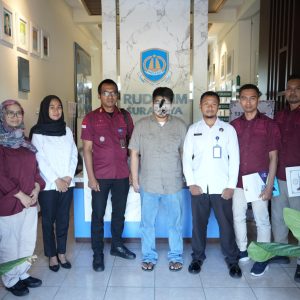 Imigrasi Kediri Serahkan WN Filipina Pelanggar Izin Tinggal ke Rudenim Surabaya Imigrasi Kediri Serahkan WN Filipina Pelanggar Izin Tinggal ke Rudenim Surabaya