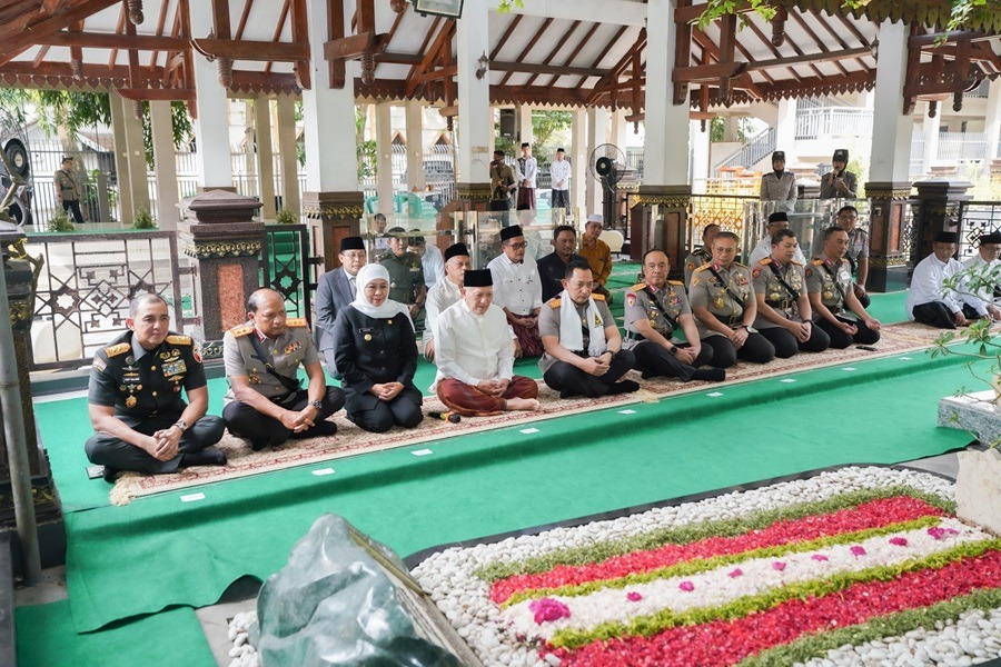 Peringati Hari Bhayangkara, Kapolri Jendral Listyo Sigit Ziarah Makam Pendiri NU