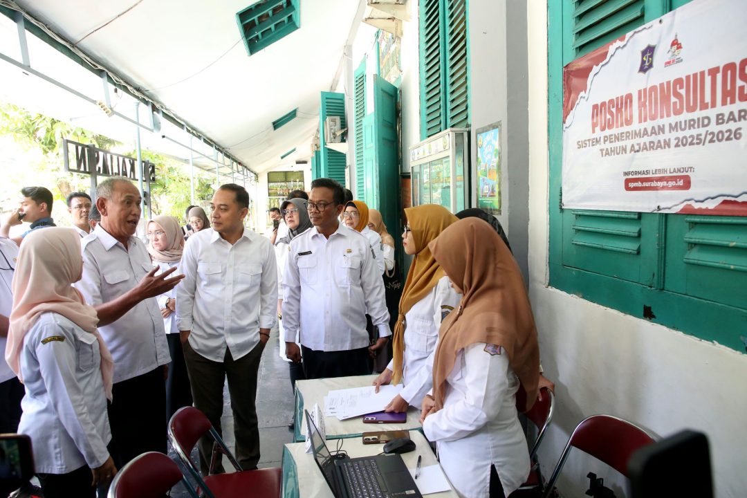 Eri Pastikan Digitalisasi SPMB di Surabaya Tanpa Antre dan Transparan