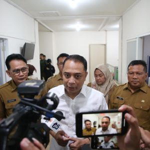 Surabaya Mulai Terapkan Sistem Pembayaran Parkir Tap Cash di Semua Titik Parkir Surabaya Mulai Terapkan Sistem Pembayaran Parkir Tap Cash di Semua Titik Parkir
