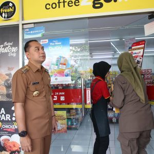 UMKM Bisa Jualan di Area Parkir Toko Modern, Biaya Listrik-Air Ditanggung Pemkot UMKM Bisa Jualan di Area Parkir Toko Modern, Biaya Listrik-Air Ditanggung Pemkot