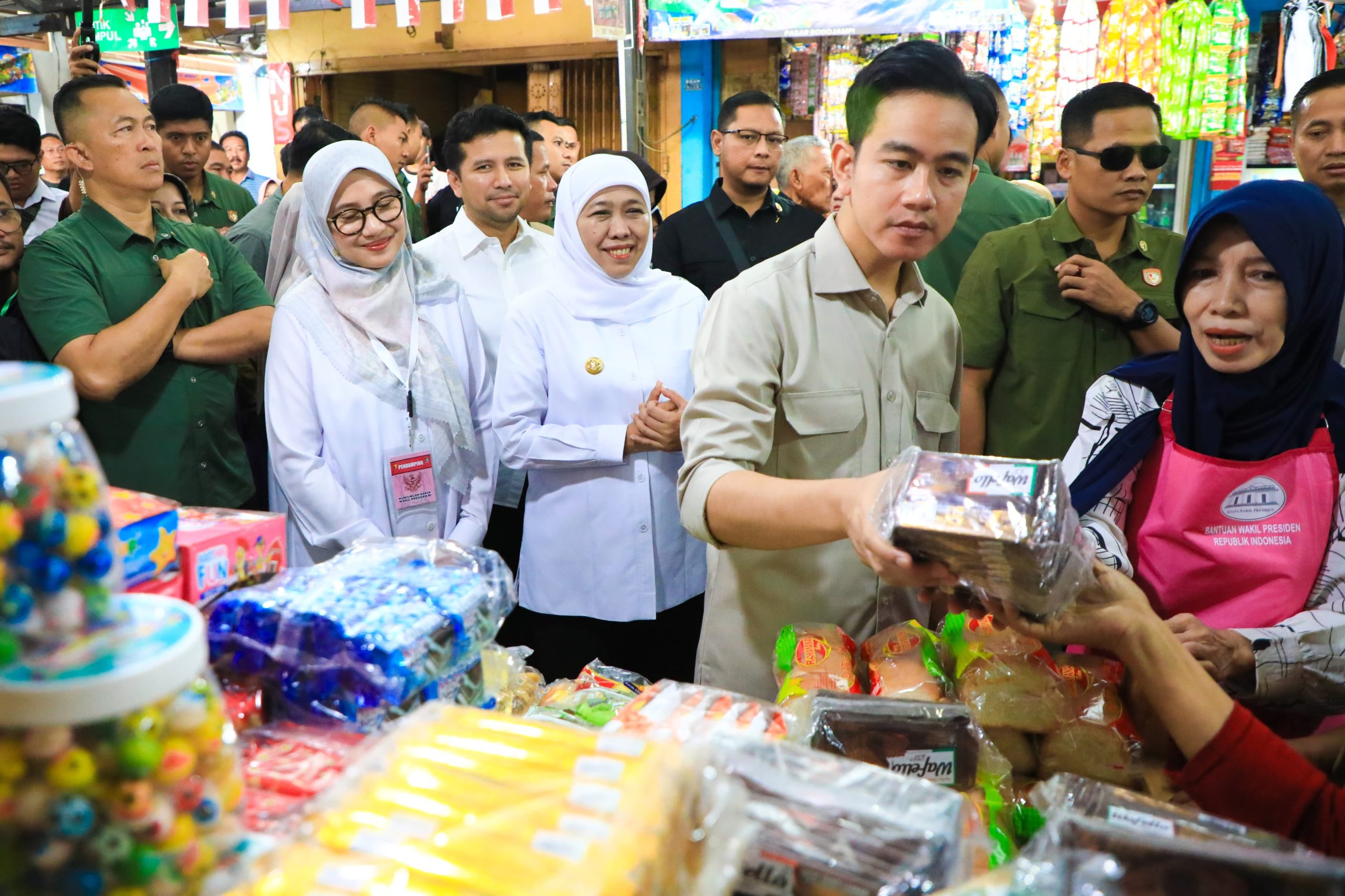 Hari kedua Wapres di Banyuwangi Kunjungi Pasar dan Menyapa Pedagang Sayur