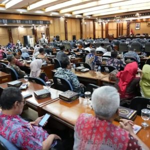 Rapat Paripurna DPRD Sidoarjo tentang PU RPJMD 2025-2029, Tiga Fraksi Desak BKK Harus Diberikan Utuh Tanpa Potongan Rapat Paripurna DPRD Sidoarjo tentang PU RPJMD 2025-2029, Tiga Fraksi Desak BKK Harus Diberikan Utuh Tanpa Potongan