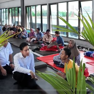 Wakil Presiden Gibran Temui Keluarga Korban KMP Tunu Pratama Jaya di Pelabuhan Ketapang Wakil Presiden Gibran Temui Keluarga Korban KMP Tunu Pratama Jaya di Pelabuhan Ketapang