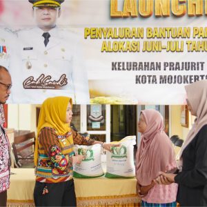 7.828 warga Kota Mojokerto Terima  Bantuan Beras dari BPN Lewat Bulog