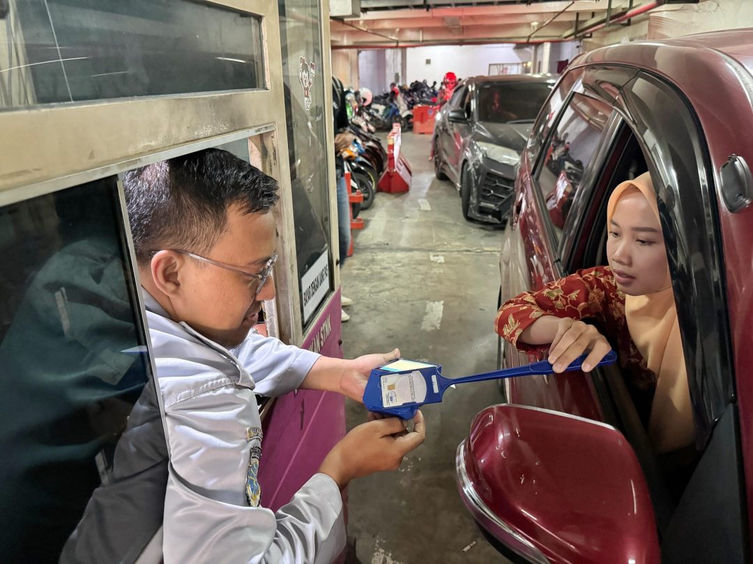 Pengamat Sarankan Pemkot Surabaya Naikkan Tarif Parkir TJU dan Bangun Area Parkir Khusus