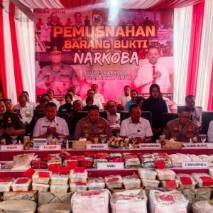 Perangi Narkoba, Polda Jatim Ungkap 3.022 Kasus, Sita Puluhan Kilogram Sabu dan Jutaan Pil Haram Perangi Narkoba, Polda Jatim Ungkap 3.022 Kasus, Sita Puluhan Kilogram Sabu dan Jutaan Pil Haram