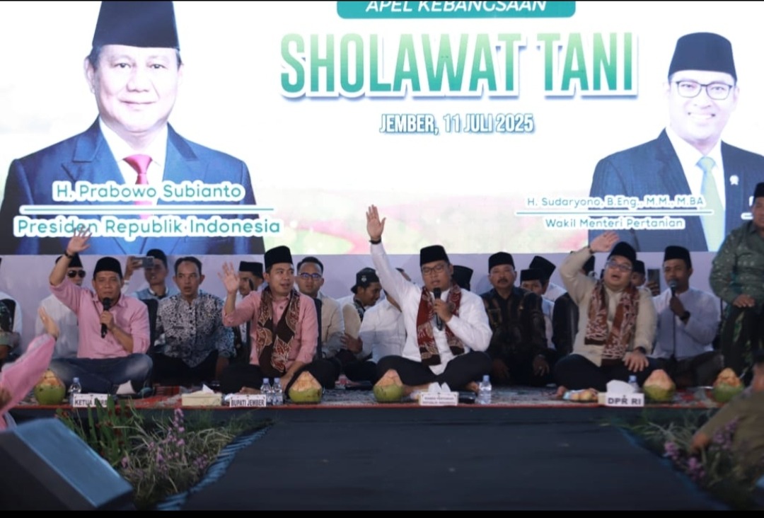 Bupati Jember dan Wamen Pertanian Apel Kebangsaan Sholawat Tani