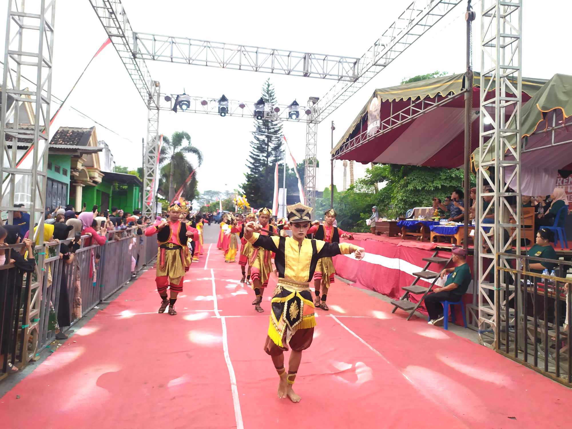 Menggelegar, Bersih Desa Kendalrejo Blitar Didukung 40 Sound Sistem