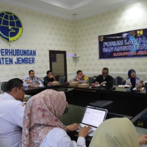 Pemkab Jember Gelar Evaluasi Uji Coba Manajemen Rekayasa Lalin Simpang 3 Argopuro Tahap Pertama