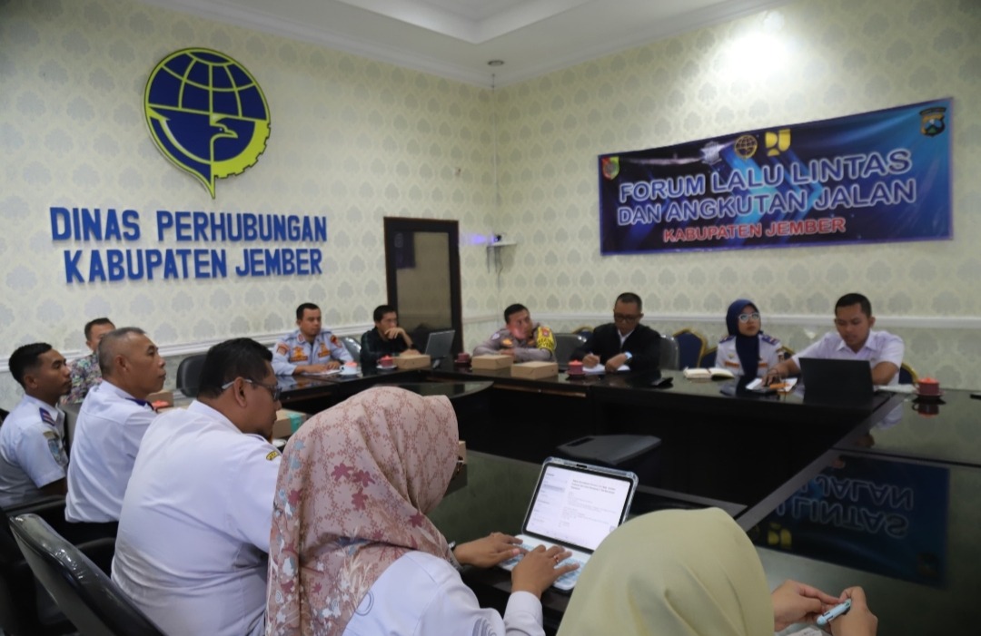 Pemkab Jember Gelar Evaluasi Uji Coba Manajemen Rekayasa Lalin Simpang 3 Argopuro Tahap Pertama