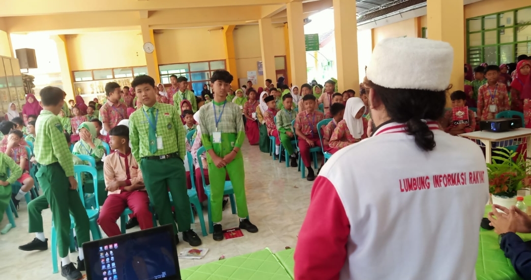 MPLS SMPN 4 Magetan Hadirkan Tokoh LSM Lira Bahas Bahaya Judol dan Narkoba 