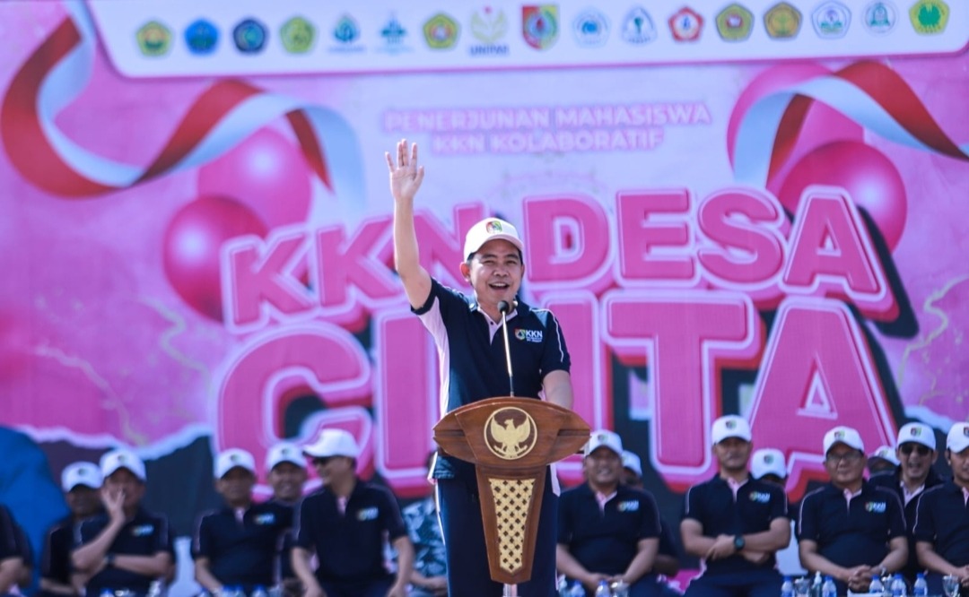 Desa Cinta,Gus Fawait Lepas Ribuan Mahasiswa KKN Kolaboratif 2025