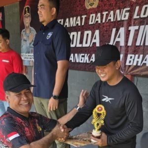 Kapolda Jatim Cup 2025,Aipda Hairul Anang Raih Juara III Lomba Menembak Presisi.
