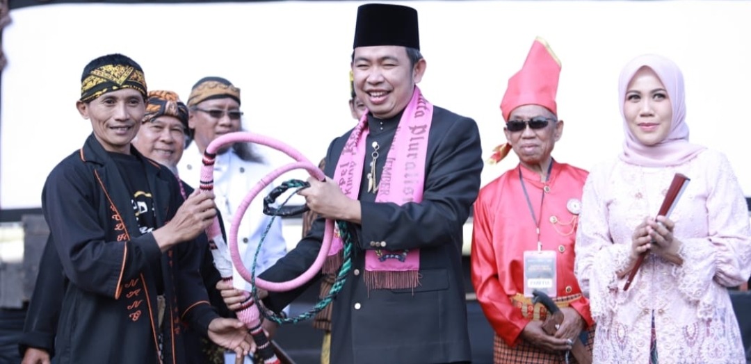 Perdana di Jember,Apel Kebangsaan Cinta Pluralisme dan Kirab Pusaka Nusantara