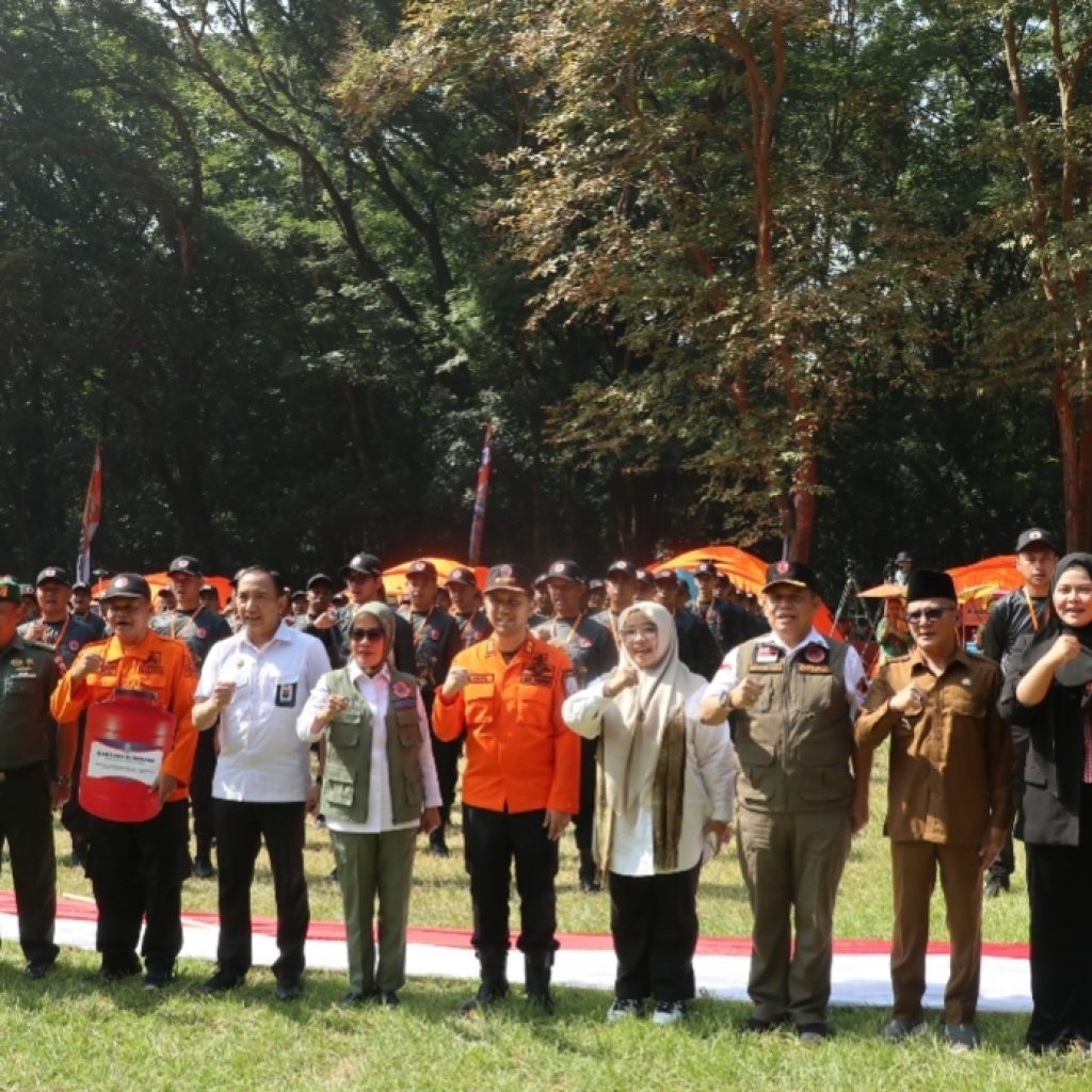 Wagub Jatim Emil Dardak Pimpin Apel Kesiapsiagaan Kebakaran Hutan dan Lahan