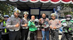 Operasi Patuh Semeru Satlantas Polres Magetan Bagikan Helm Berstandar SNI