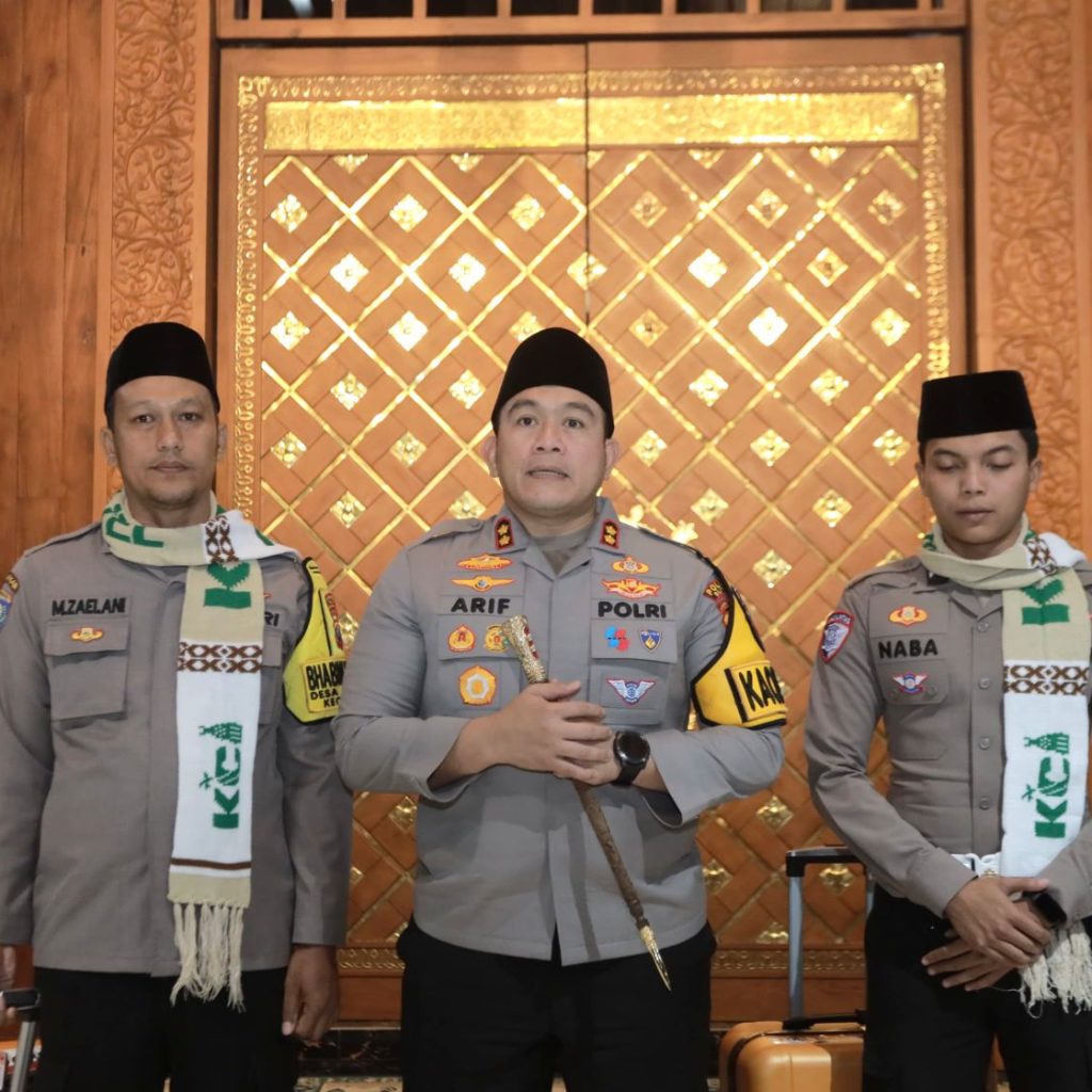2 Personil Polres Blitar Berprestasi di Berangkatkan Umroh