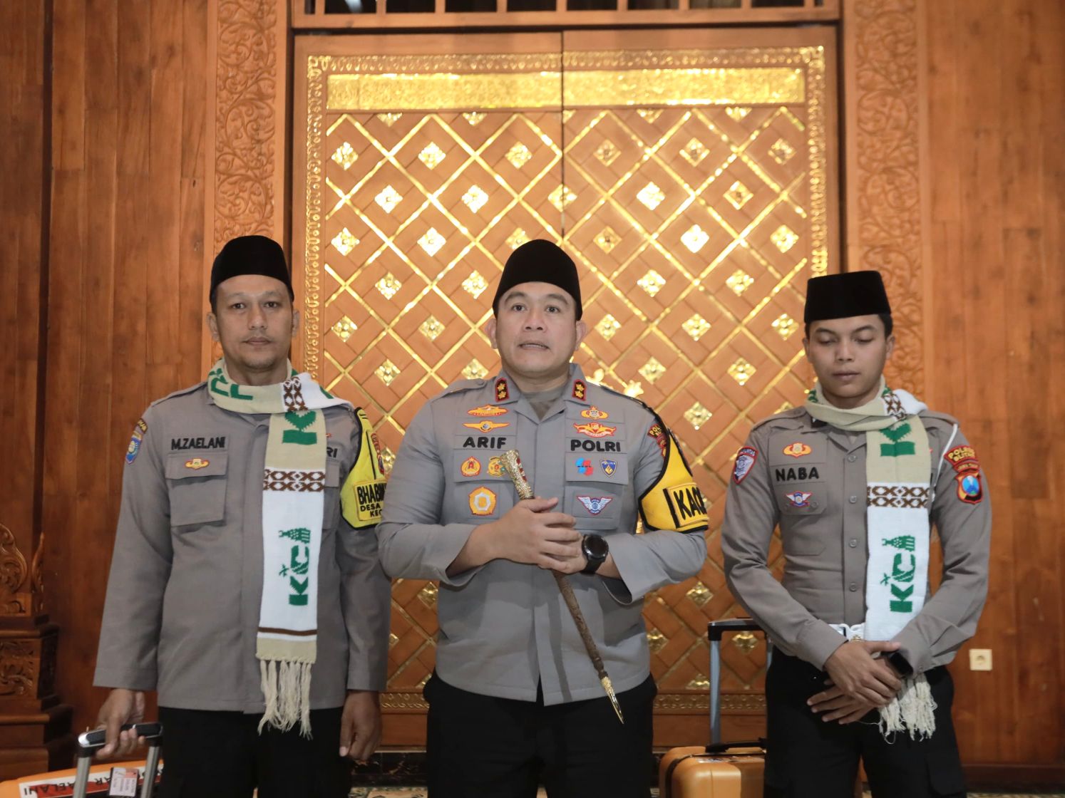 2 Personil Polres Blitar Berprestasi di Berangkatkan Umroh
