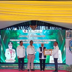Percepatan Perhutanan Sosial, Jember Mendapatkan Penghargaan Dari Gubernur Jawa Timur Percepatan Perhutanan Sosial, Jember Mendapatkan Penghargaan Dari Gubernur Jawa Timur