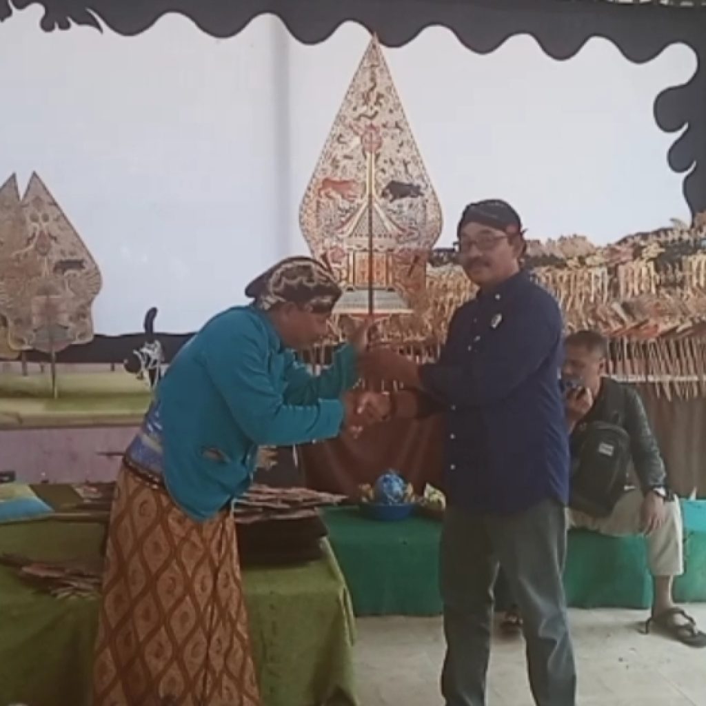 Semar Mbangun Desa di Ruwatan Desa Kepanjen Jember 