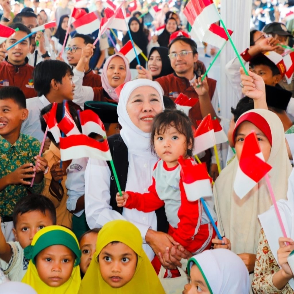 Peringati HAN 2025 bersama Yatim dan Calon Murid SMP SR Kota Pasuruan, Ini Harapan Gubernur Jatim
