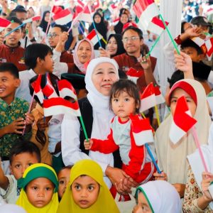 Peringati HAN 2025 bersama Yatim dan Calon Murid SMP SR Kota Pasuruan, Ini Harapan Gubernur Jatim