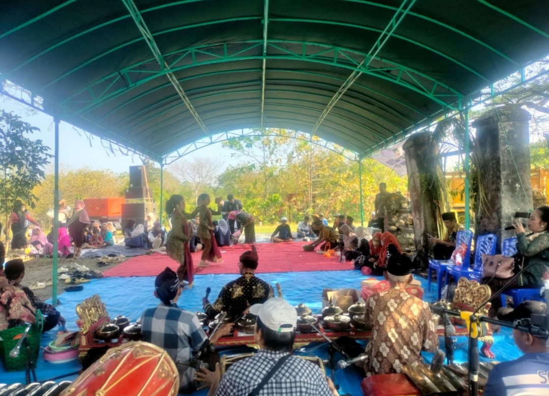 Angeluri Budaya Adi Luhung Desa Pojok Gelar Suroan