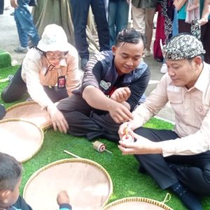 Hari Anak Nasional, Bupati Sidoarjo Kunjungi Kampung Lali Gatget Hari Anak Nasional, Bupati Sidoarjo Kunjungi Kampung Lali Gatget