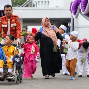 GOW Surabaya Menyemai Cinta di Bulan Asyura Bersama Anak Yatim GOW Surabaya Menyemai Cinta di Bulan Asyura Bersama Anak Yatim