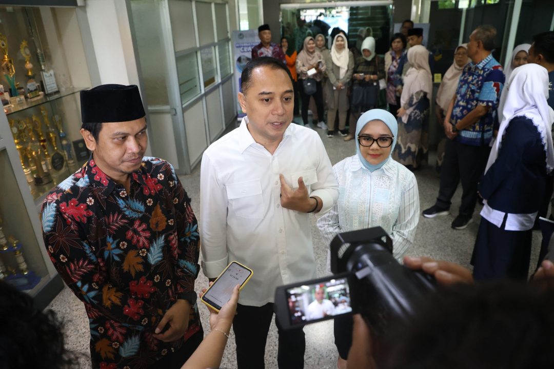 Prihatin Fenomena Guru Dipolisikan, Wali Kota Eri Minta Orang Tua Tidak Gegabah