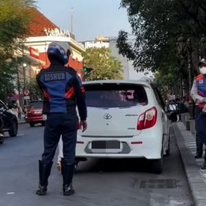 Pemkot Siapkan Kantong Parkir Utama untuk Kelancaran Lalin Jalan Tunjungan Pemkot Siapkan Kantong Parkir Utama untuk Kelancaran Lalin Jalan Tunjungan