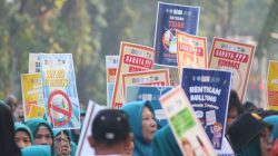 Pemkot Kampanye Stop Perkawinan dan Kekerasan Anak di CFD Taman Bungkul