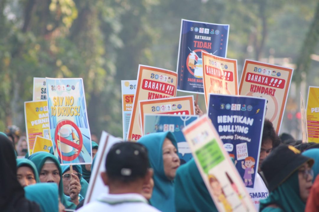 Pemkot Kampanye Stop Perkawinan dan Kekerasan Anak di CFD Taman Bungkul