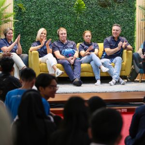 Qantas dan Delegasi UNICEF Tinjau Layanan Anak di Surabaya