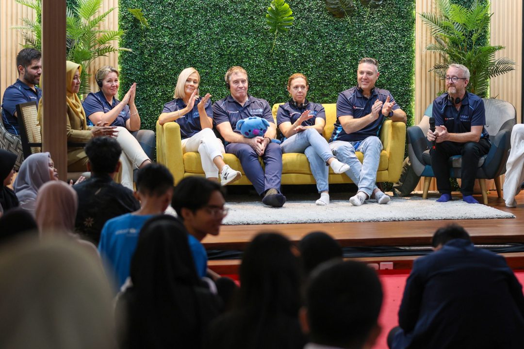 Qantas dan Delegasi UNICEF Tinjau Layanan Anak di Surabaya