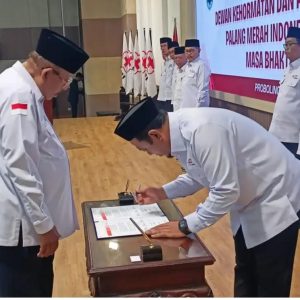 Ketua PMI Jatim H. Imam Utomo : Darah Pendonor Tidak Ada yang Terbuang Ketua PMI Jatim H. Imam Utomo : Darah Pendonor Tidak Ada yang Terbuang