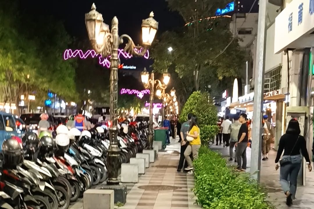 Warga Keluhkan Kemacetan Jalan Tunjungan Akibat Parkir, Eri: Kita Koreksi