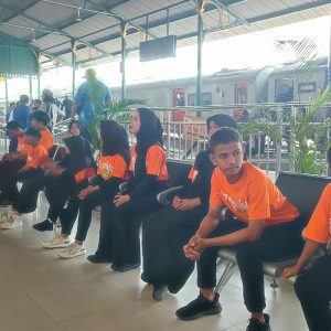 Naik Kereta Gratis, Anak-anak Disabilitas Rayakan Hari Anak di Stasiun Kediri Naik Kereta Gratis, Anak-anak Disabilitas Rayakan Hari Anak di Stasiun Kediri