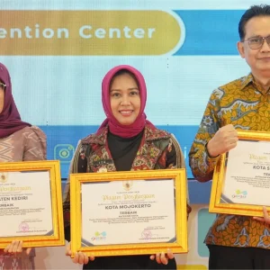 Kota Mojokerto Raih Predikat Terbaik Pertama Penanganan Stunting se-Jatim Kota Mojokerto Raih Predikat Terbaik Pertama Penanganan Stunting se-Jatim