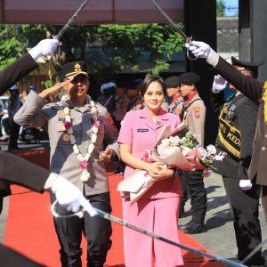 Kapolres Berganti, Pedang Pora Menyambut Harapan Baru Kapolres Berganti, Pedang Pora Menyambut Harapan Baru